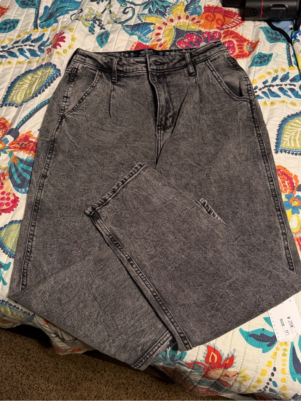 Hollister Gray Washed Jeans - Classic Casual Fit